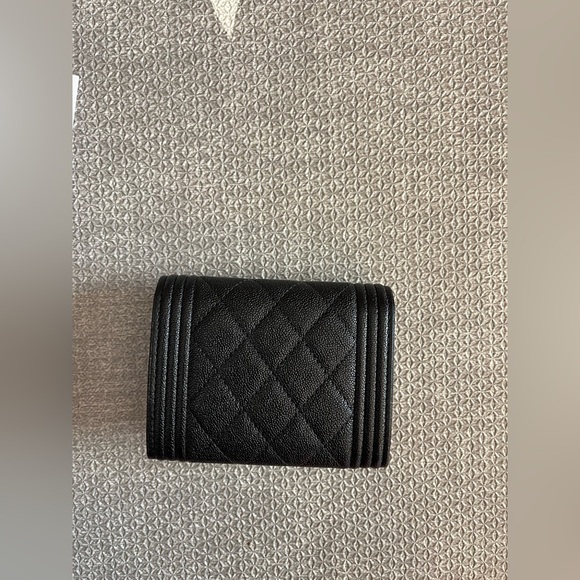 Price is firm NWT Chanel le boy card holder/compact wallet - Picture 5 of 11